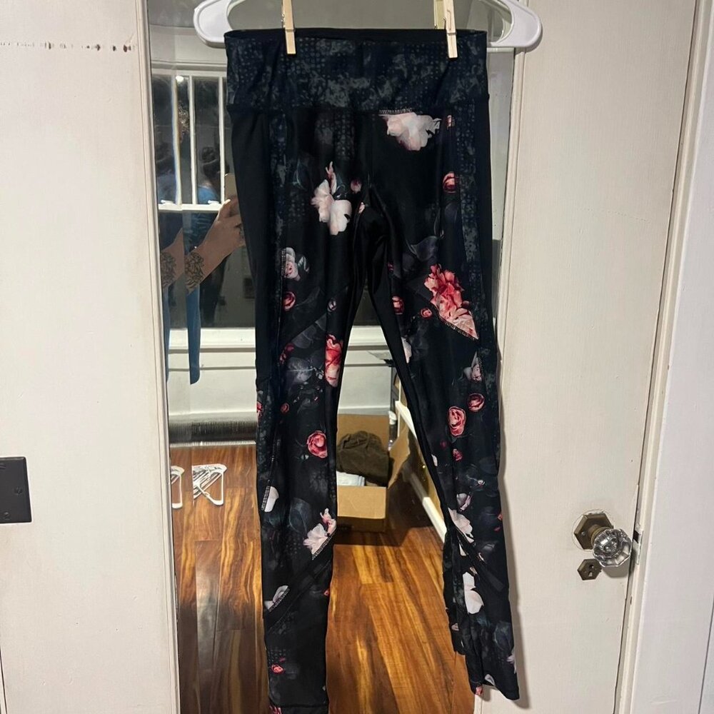 Black and pink floral print leggings